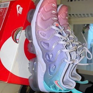 Nike vapor max “Easter”